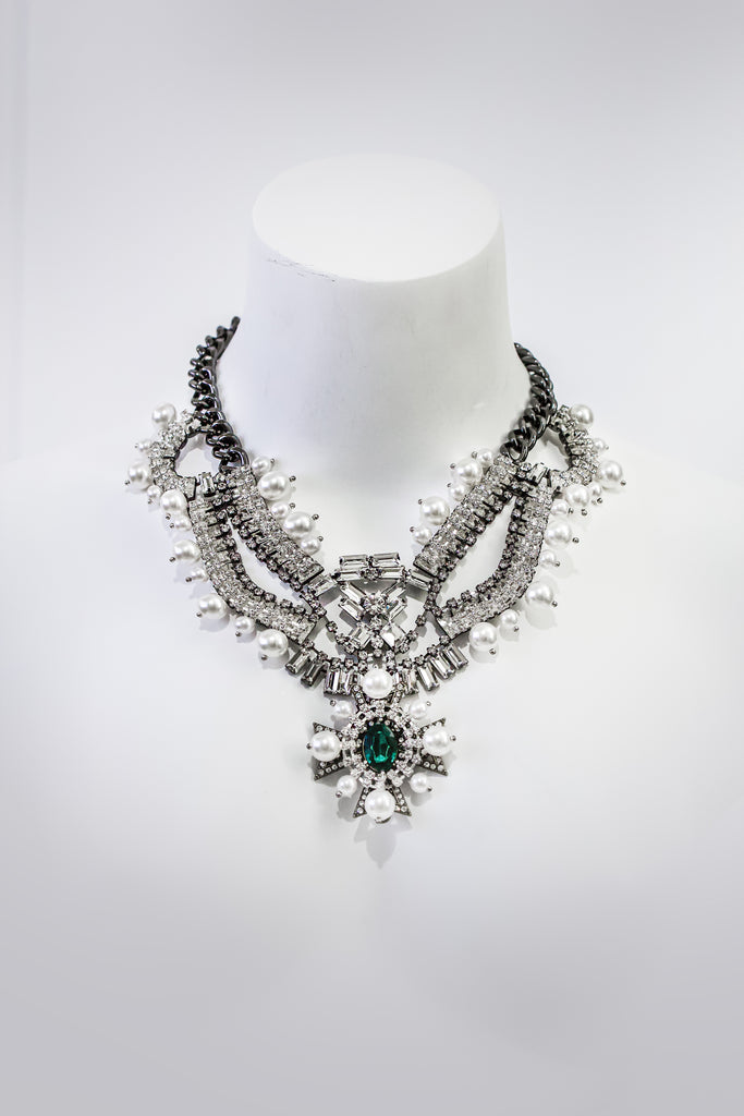 Impressive Emerald Diamond White 18K Gold Statement Necklace for Her For  Sale at 1stDibs | master emerald real life, the master emerald in real  life, cartier emerald necklace